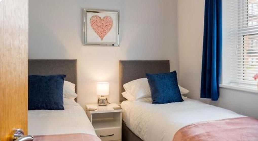 1 Merchants Gate - 2 Bedroom, City Apartment With Private Parking ยอร์ค ภายนอก รูปภาพ
